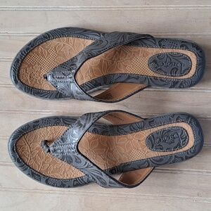 B.O.C. Women's Zita Comfort Embossed Floral Thong Sandals, Color: Grey Tool